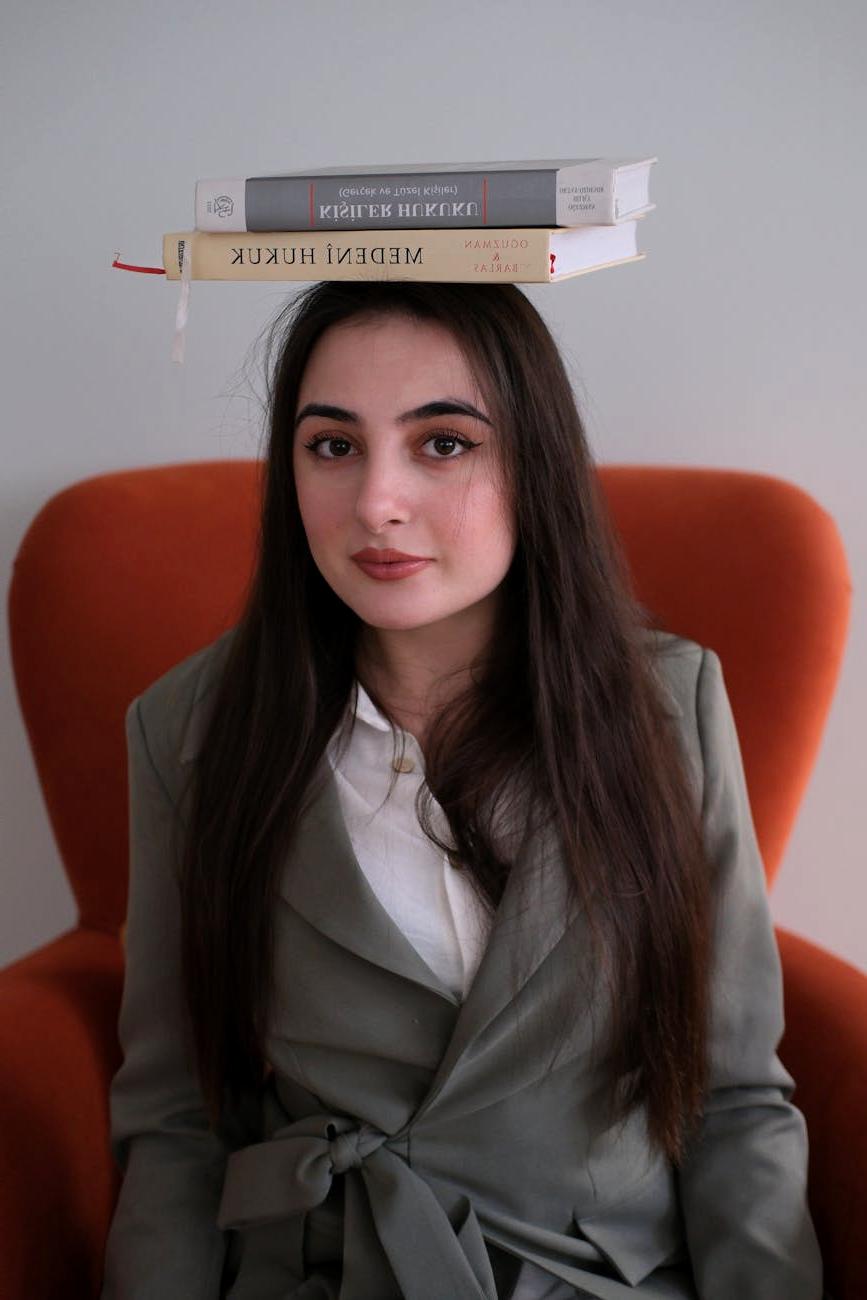 İş hukuku rehberi kitapları
